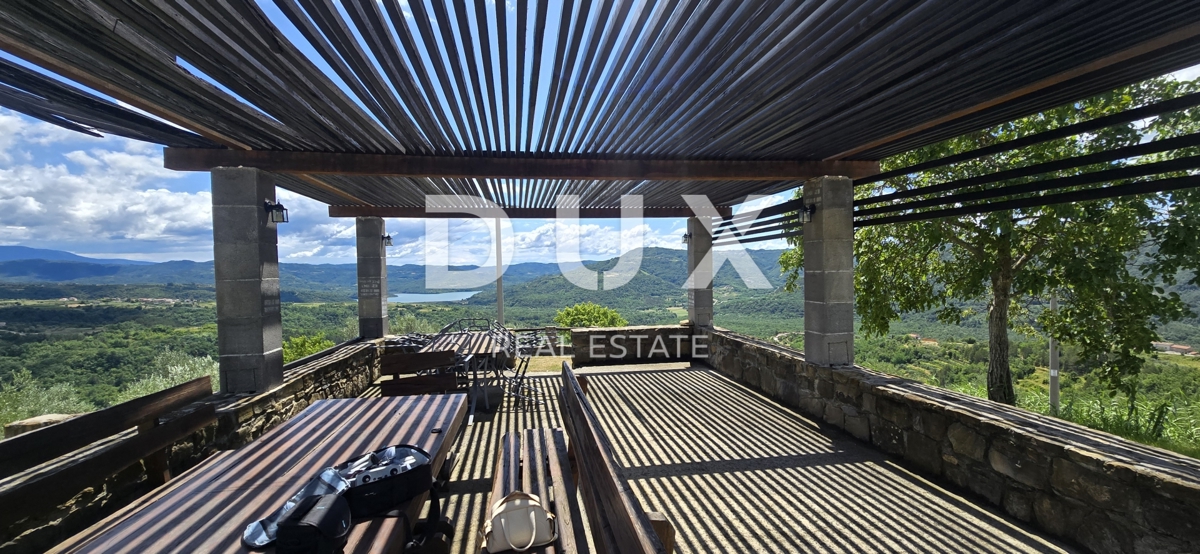 ISTRA, MOTOVUN - Veliko posestvo 170.000 m2, najlepši razgled v Istri - jezero Butoniga, Učka, Ćićarija, Motovun in Motovunski gozd tartufov!