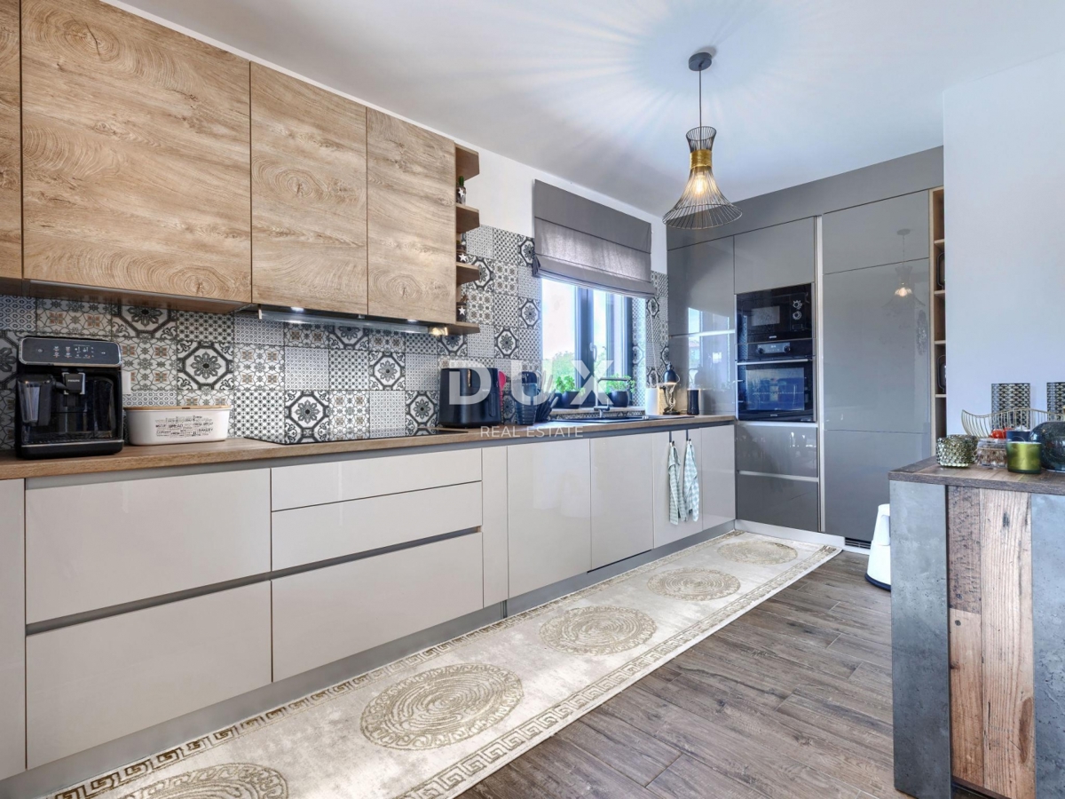 ISTRA, LABIN - Očarljiva hiša z bazenom v mirnem okolju