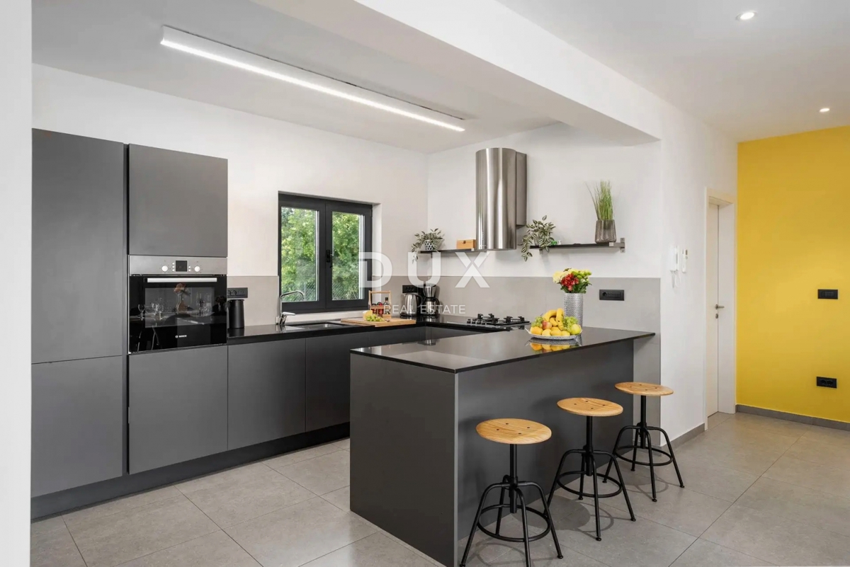 ISTRA, POREČ - Moderna hiša z bazenom