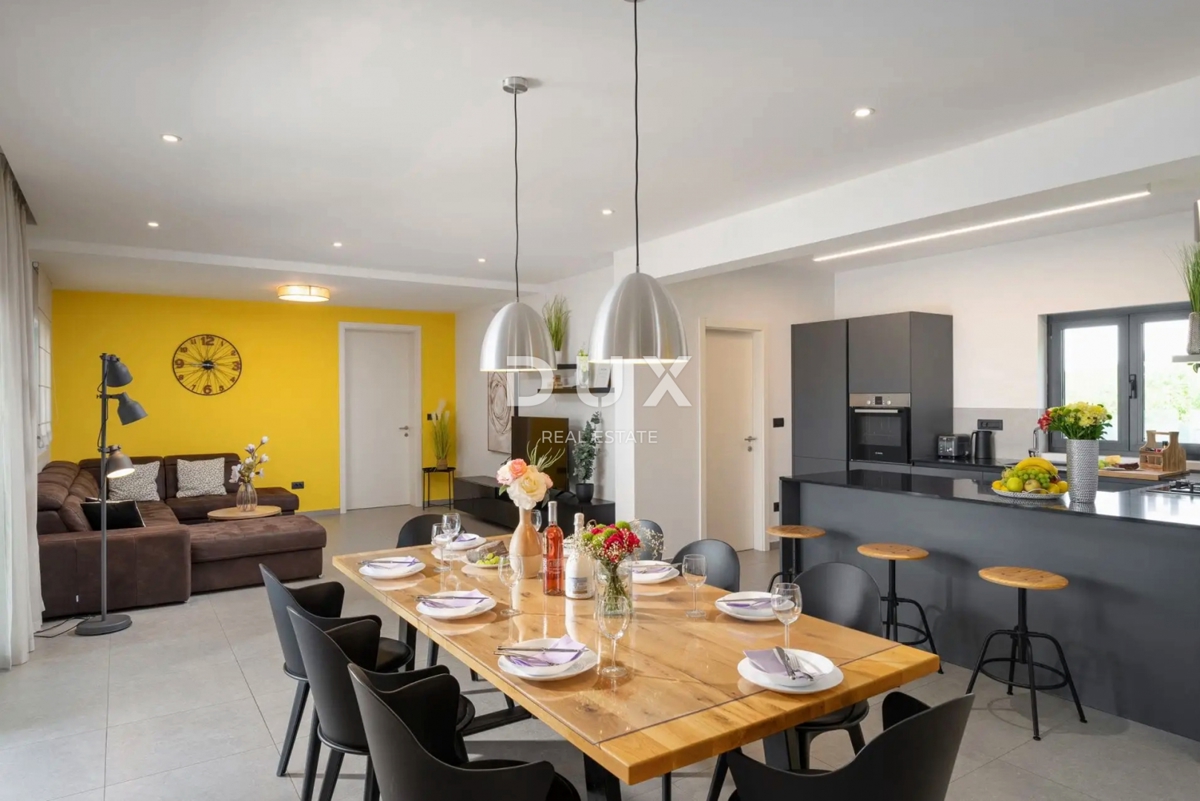 ISTRA, POREČ - Moderna hiša z bazenom