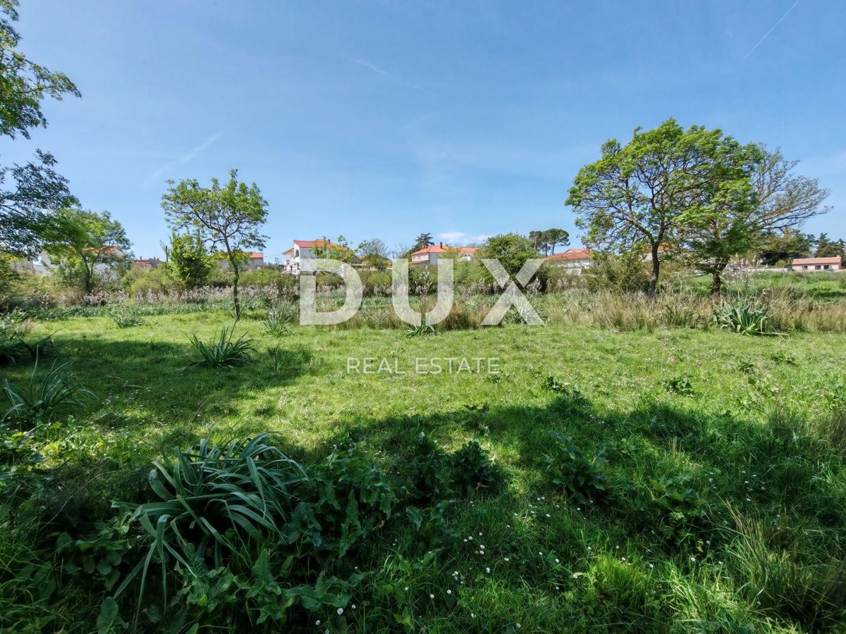 ZADAR, BRIŠEVO - Čudovito zazidljivo zemljišče v miru in naravi! Možnost parcelacije! 