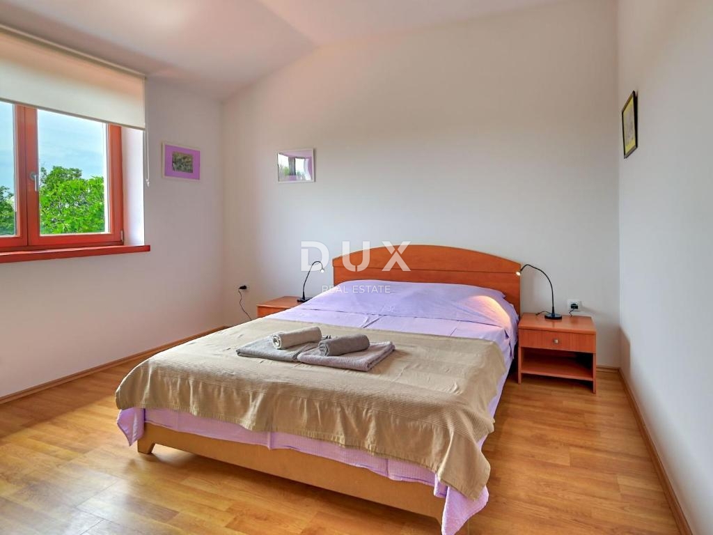 ISTRA, KRNICA - Očarljiva hiša z bazenom v mirnem okolju