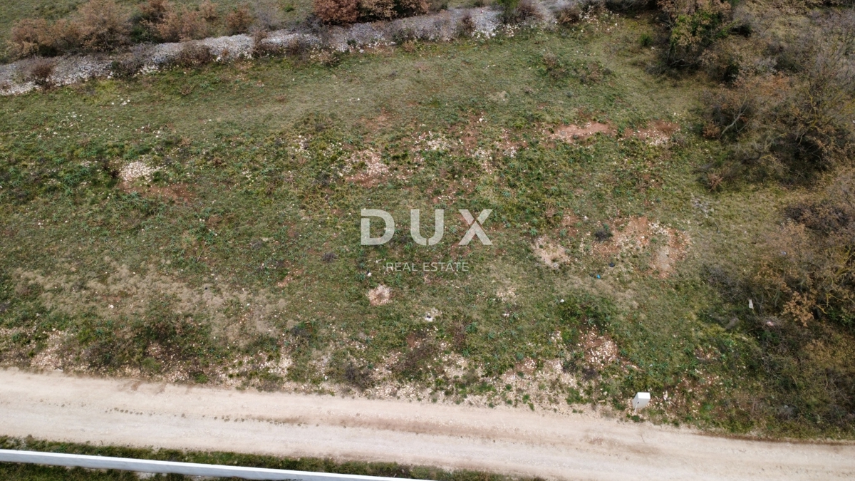 ZADAR, MURVICA - Zazidljivo zemljišče 550m²!