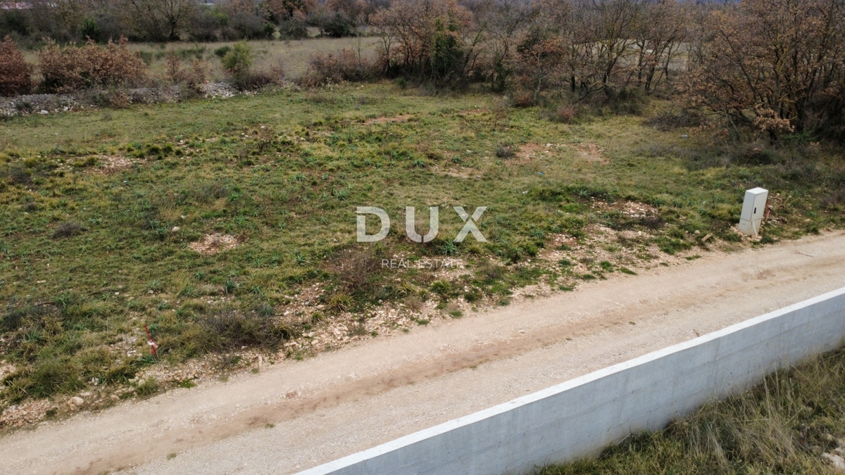 ZADAR, MURVICA - Zazidljivo zemljišče 550m²!