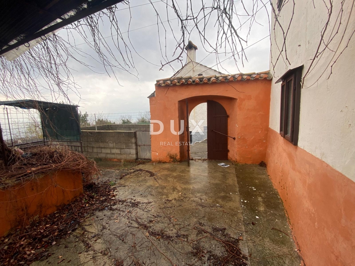 RIJEKA, KOSTRENA - samostojna hiša + vrt s parkiriščem in pogledom na morje! PRILOŽNOST!