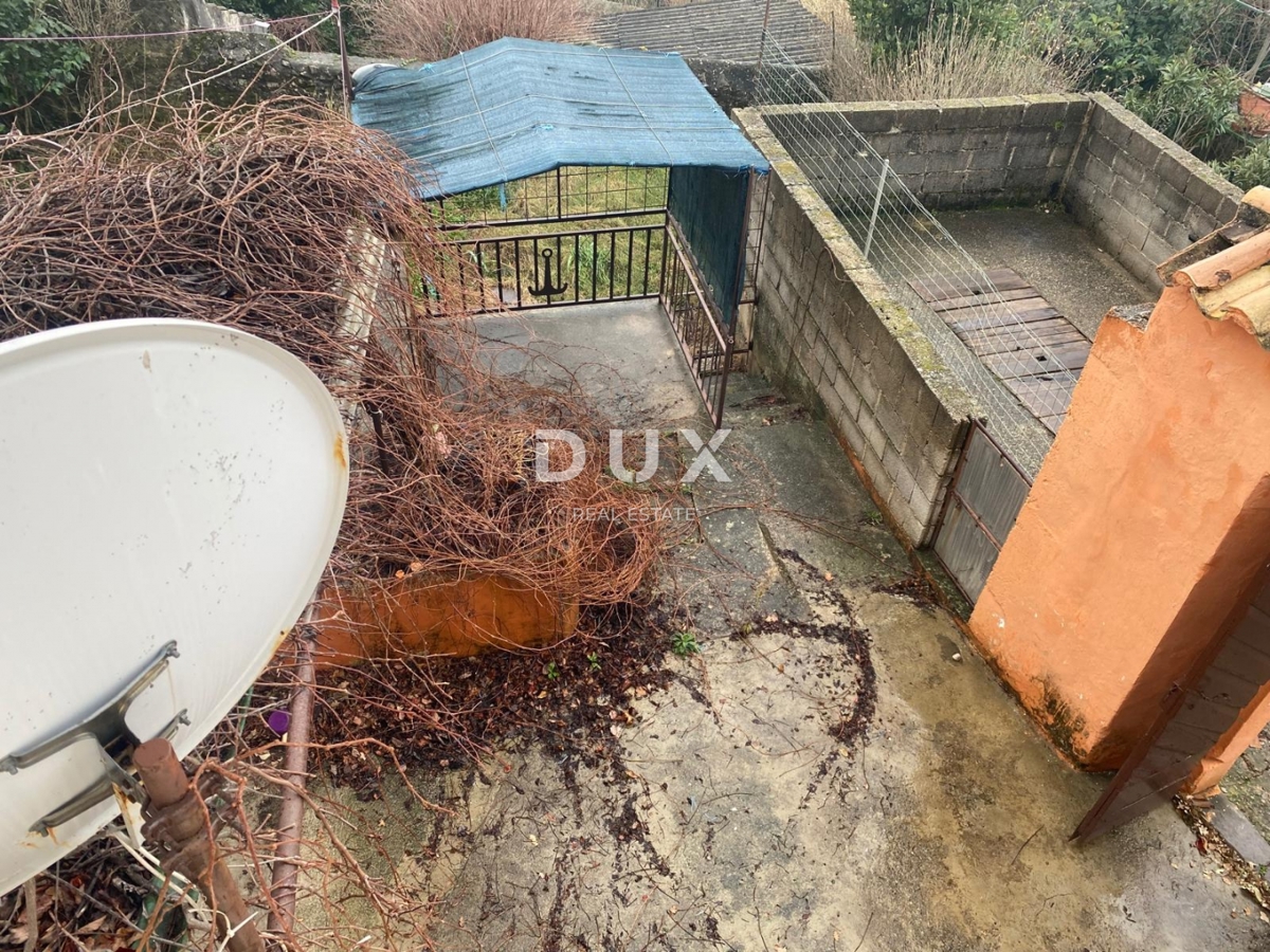 RIJEKA, KOSTRENA - samostojna hiša + vrt s parkiriščem in pogledom na morje! PRILOŽNOST!