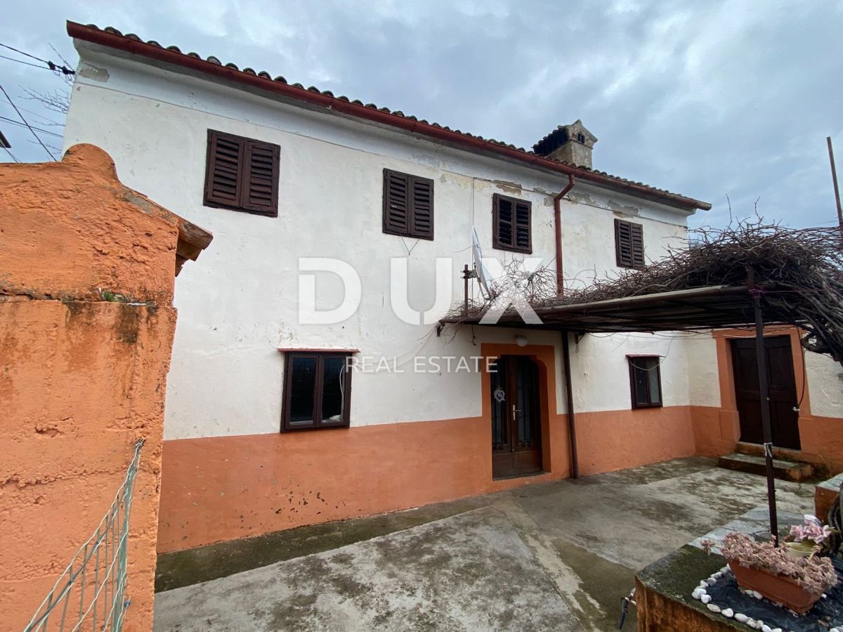 RIJEKA, KOSTRENA - samostojna hiša + vrt s parkiriščem in pogledom na morje! PRILOŽNOST!