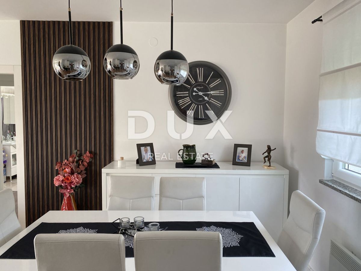 RIJEKA, GORNJI ZAMET - Moderno stanovanje s 3 spalnicami in dnevno sobo, 2 parkirnima mestoma in pogledom na morje