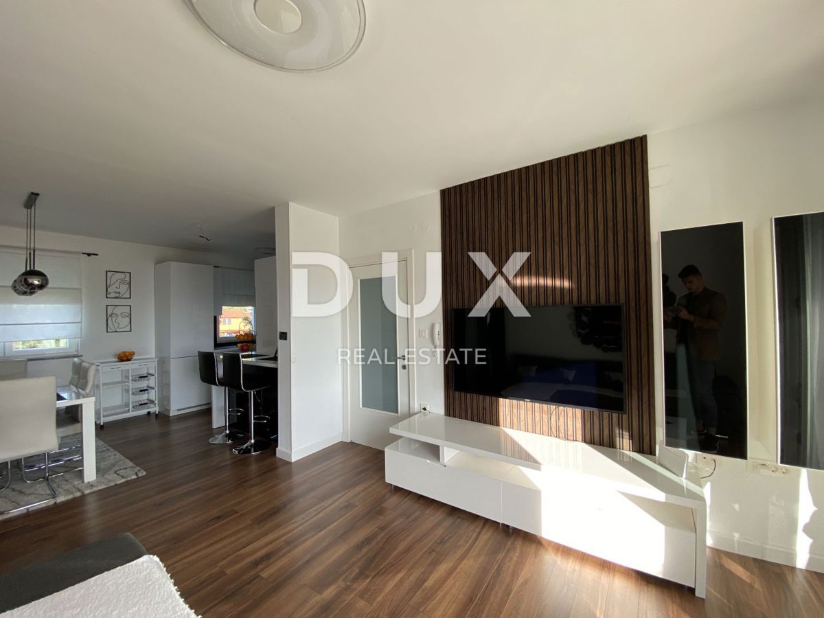 RIJEKA, GORNJI ZAMET - Moderno stanovanje s 3 spalnicami in dnevno sobo, 2 parkirnima mestoma in pogledom na morje