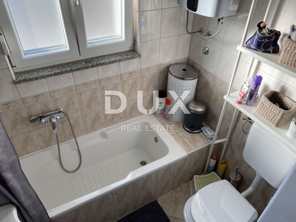 RIJEKA, GORNJI ZAMET - Moderno stanovanje s 3 spalnicami in dnevno sobo, 2 parkirnima mestoma in pogledom na morje