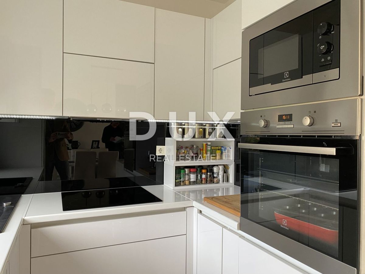 RIJEKA, GORNJI ZAMET - Moderno stanovanje s 3 spalnicami in dnevno sobo, 2 parkirnima mestoma in pogledom na morje