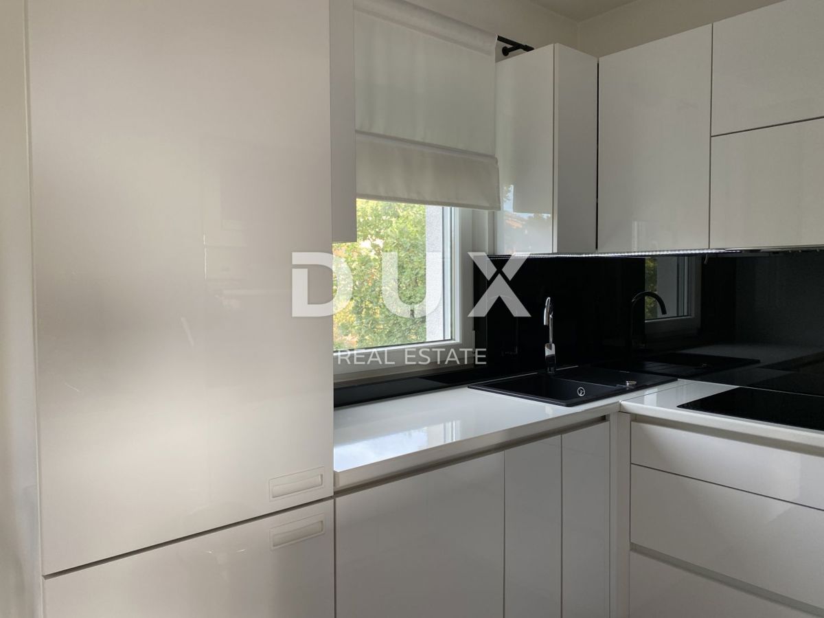 RIJEKA, GORNJI ZAMET - Moderno stanovanje s 3 spalnicami in dnevno sobo, 2 parkirnima mestoma in pogledom na morje