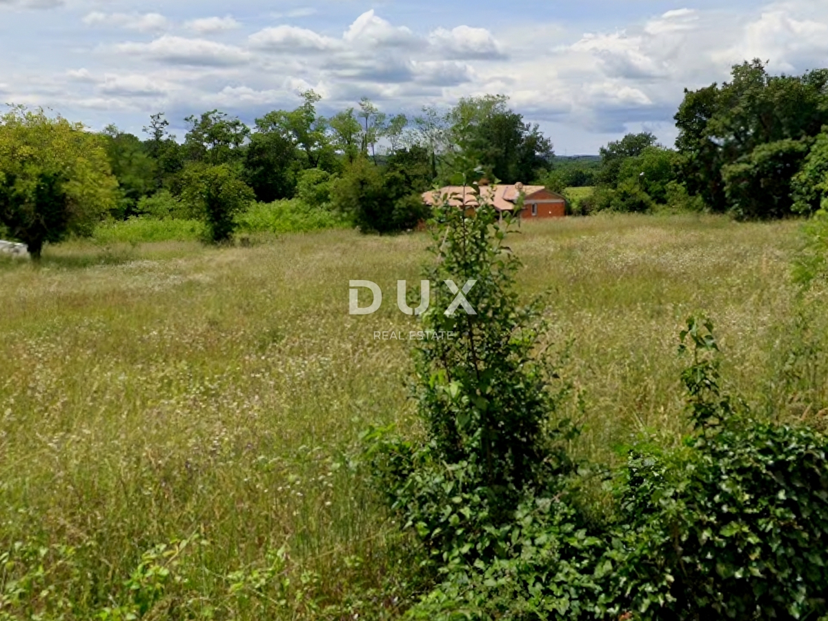 ISTRA, LABIN - Prostorno zemljišče z gradbenim dovoljenjem