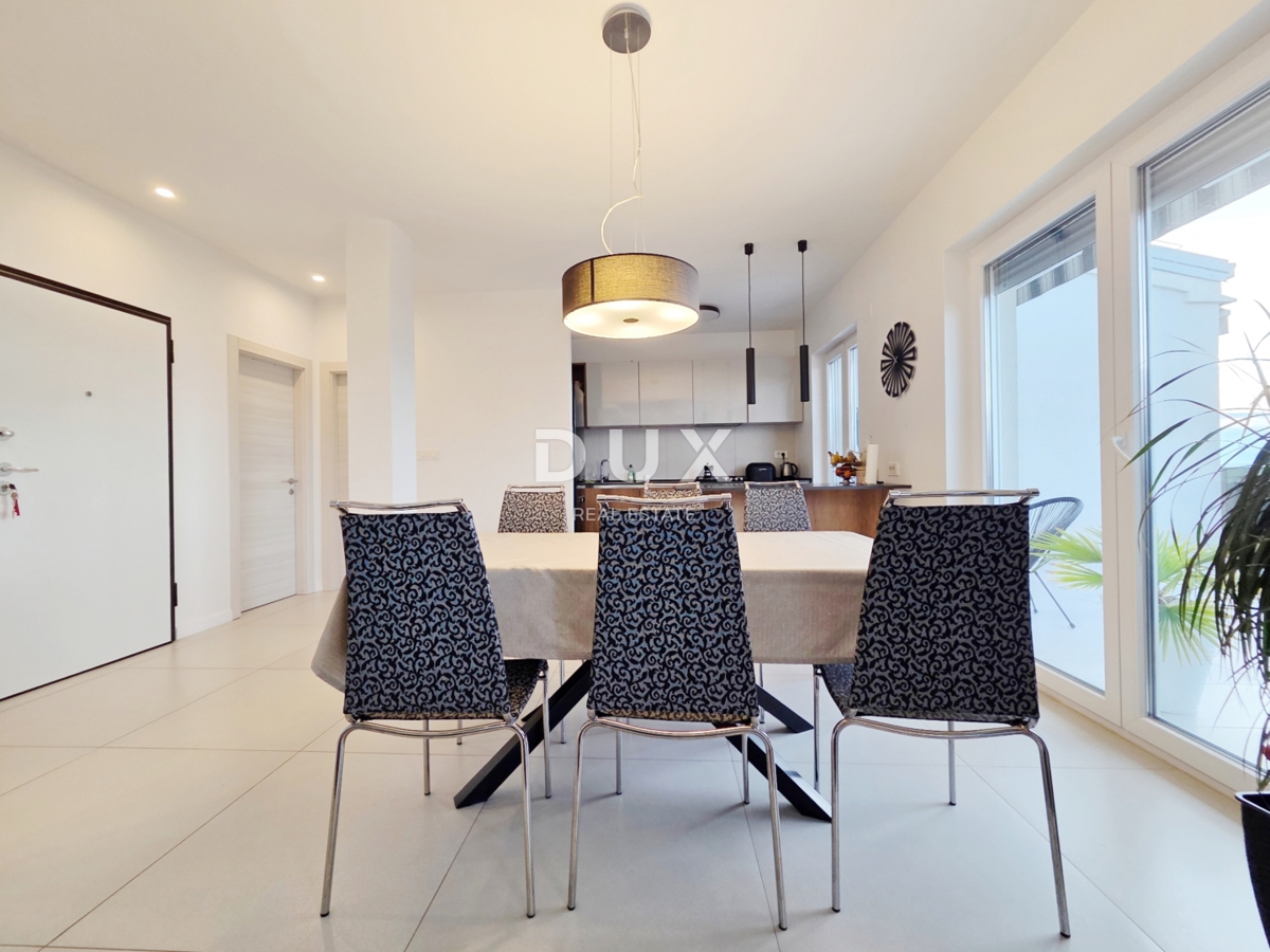 RIJEKA, TURNIĆ - ekskluzivno 3-sobno stanovanje s teraso s pogledom na morje v NOVOZGRAJENI stavbi! NUJNA PRODAJA! PRILOŽNOST!