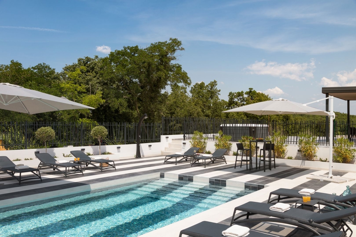 ISTRA, VRSAR (okolica) - Luksuzna vila s teniškim igriščem, bazenom in pogledom na morje