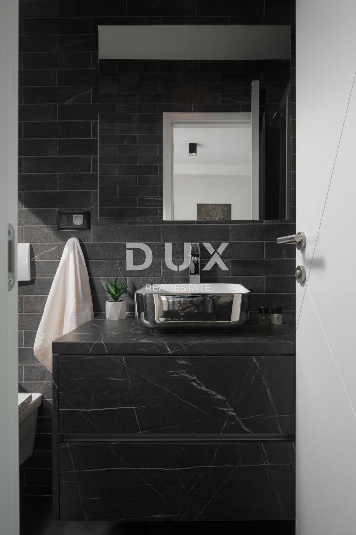 ISTRA, VRSAR (okolica) - Luksuzna vila s teniškim igriščem, bazenom in pogledom na morje