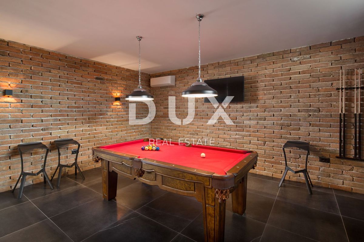 ISTRA, VRSAR (okolica) - Luksuzna vila s teniškim igriščem, bazenom in pogledom na morje