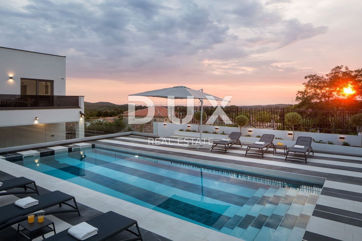 ISTRA, VRSAR (okolica) - Luksuzna vila s teniškim igriščem, bazenom in pogledom na morje