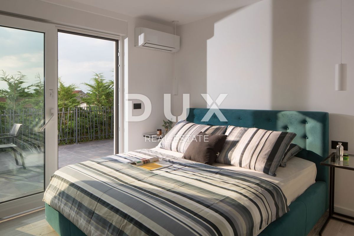 ISTRA, VRSAR (okolica) - Luksuzna vila s teniškim igriščem, bazenom in pogledom na morje