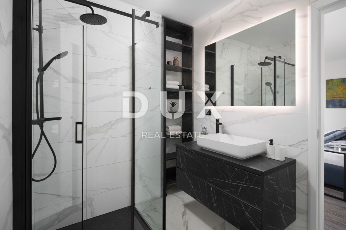 ISTRA, VRSAR (okolica) - Luksuzna vila s teniškim igriščem, bazenom in pogledom na morje