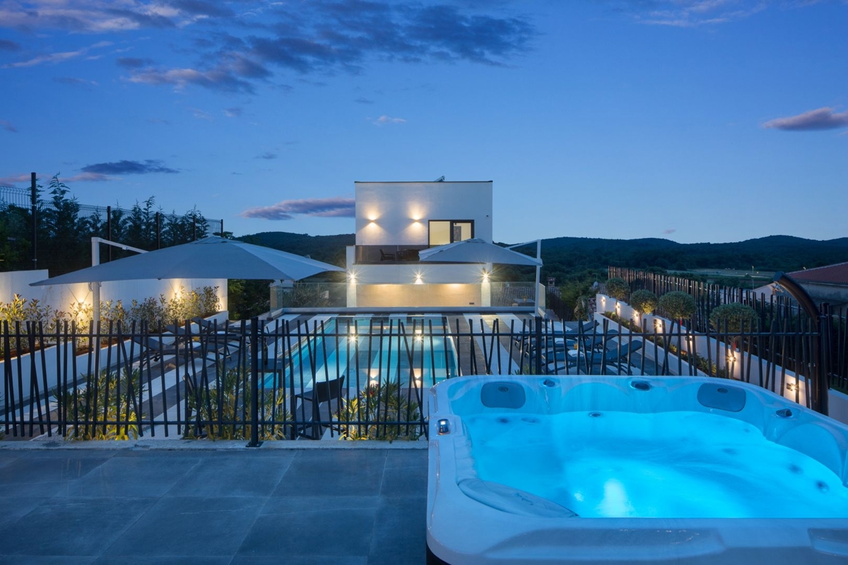 ISTRA, VRSAR (okolica) - Luksuzna vila s teniškim igriščem, bazenom in pogledom na morje