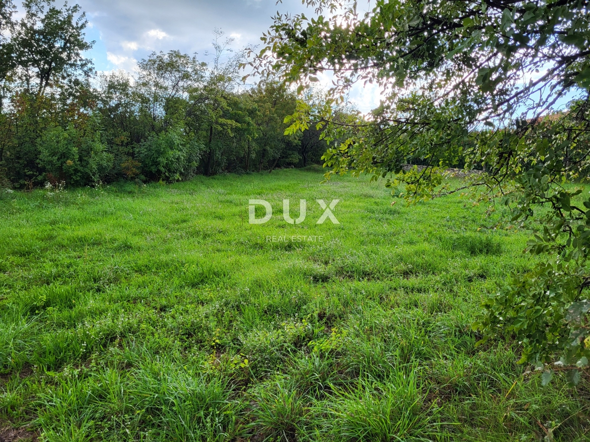 Zemljišče Svetvinčenat, 897m2