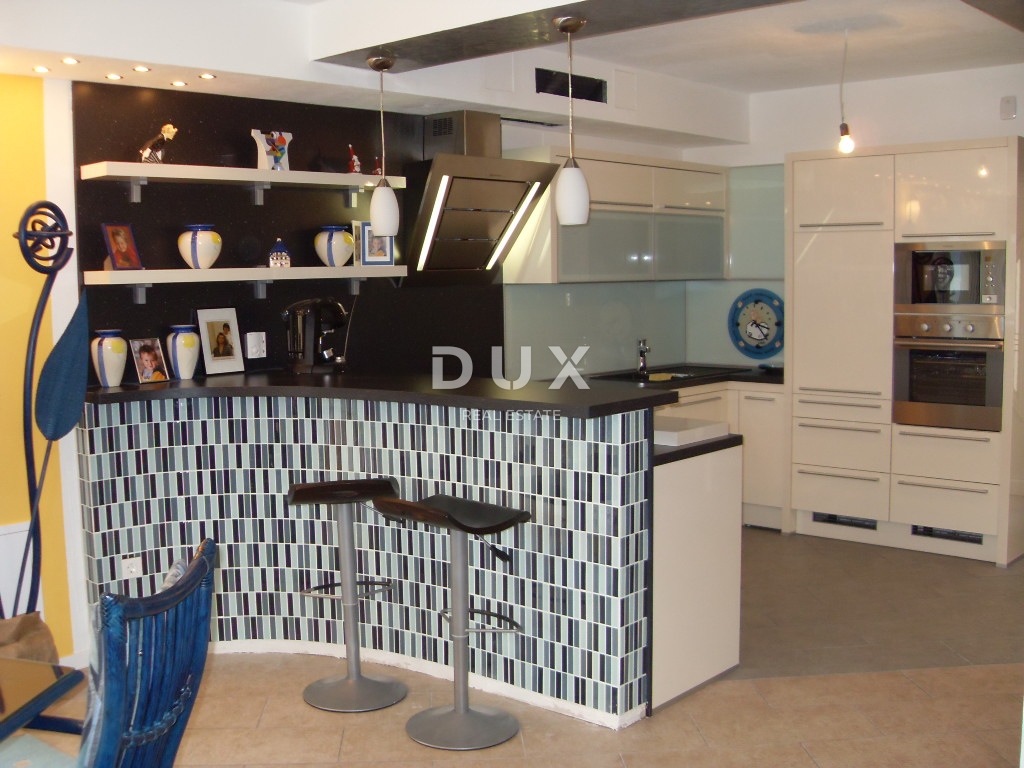 NOVI VINODOLSKI – Elegantna hiša 191 m2, 40 m od morja