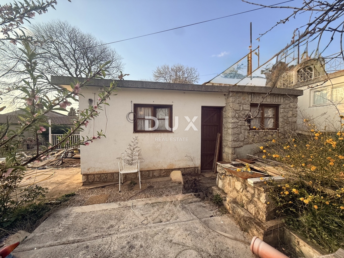 CRIKVENICA, DRAMALJ - starinska hiša s projektom za luksuzno vilo, pogled na morje