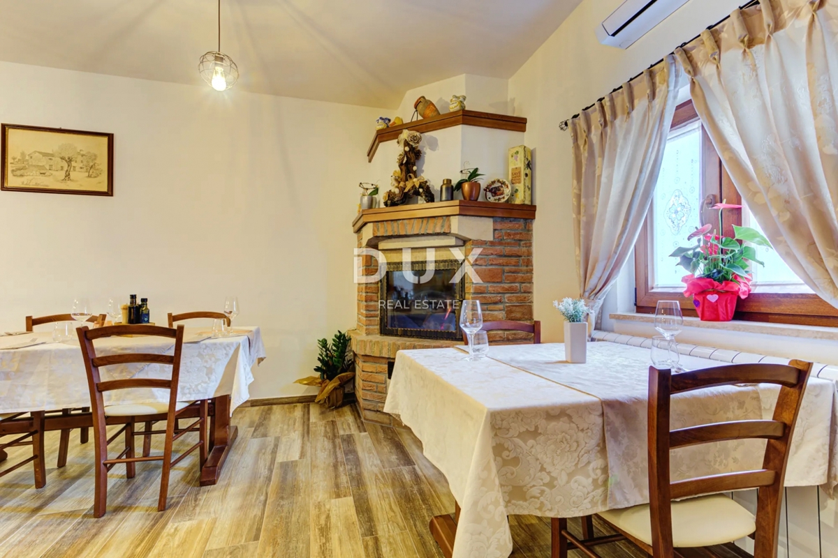 ISTRA, POREČ - Poslovna stavba z restavracijo in namestitvenimi enotami
