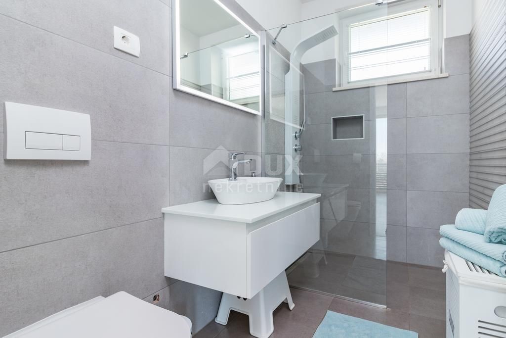 ISTRA, MEDULIN Luksuzna apartmajska hiša z bazenom