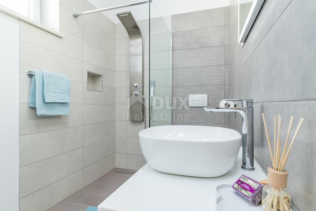 ISTRA, MEDULIN Luksuzna apartmajska hiša z bazenom
