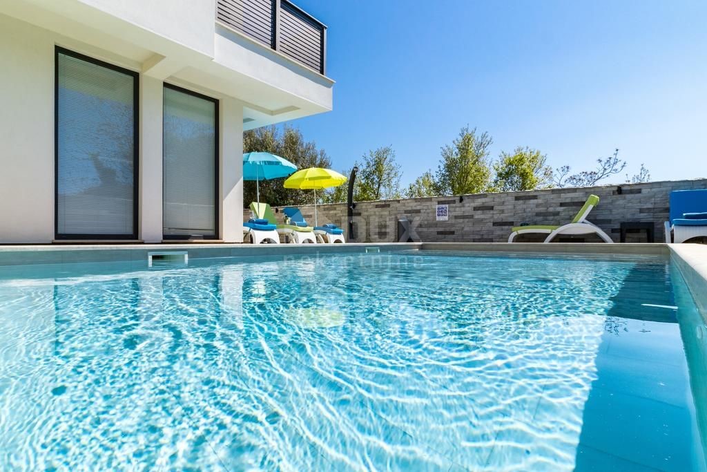 ISTRA, MEDULIN Luksuzna apartmajska hiša z bazenom