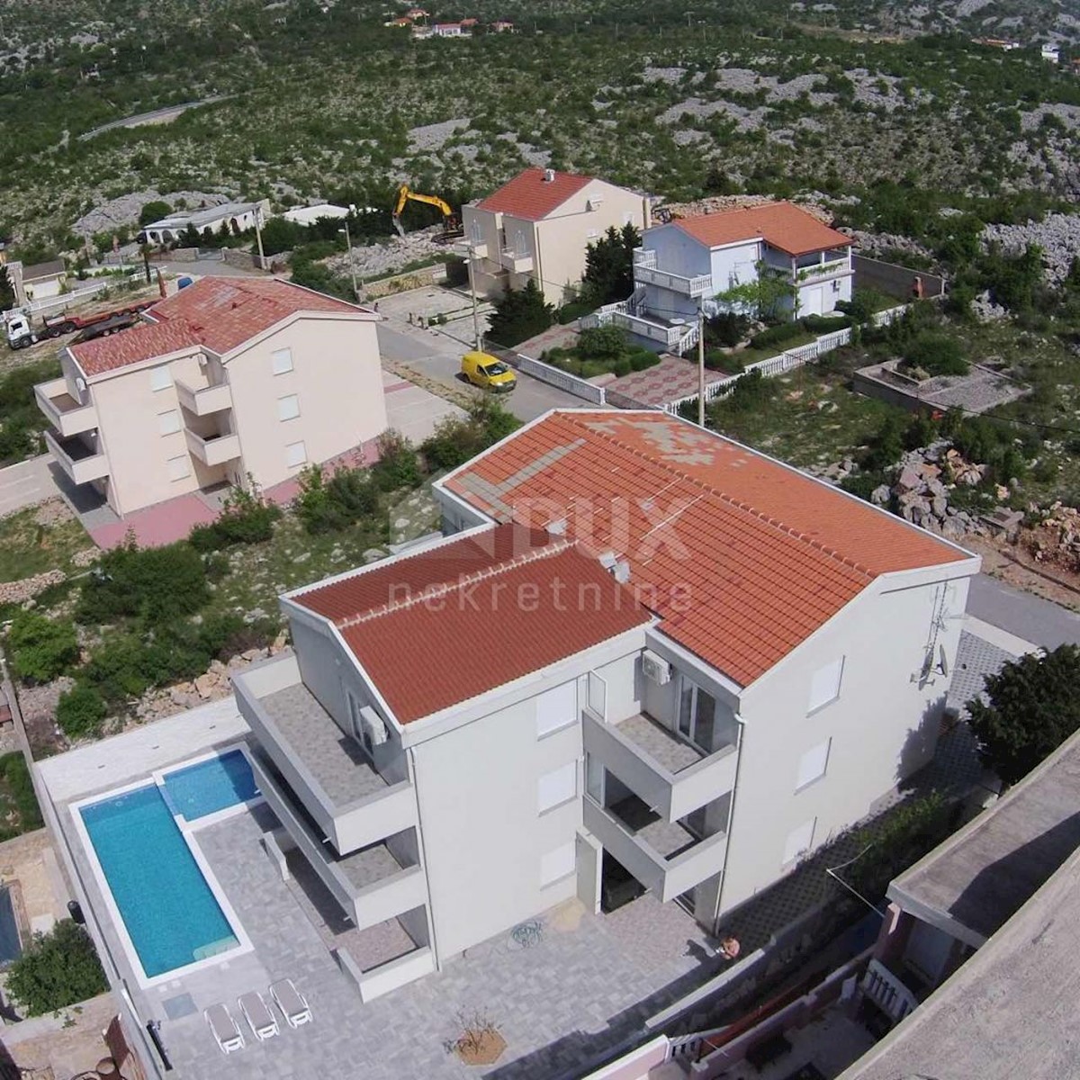KARLOBAG, CESARICA- hiša z 9 apartmaji