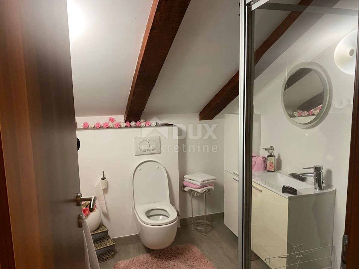 MALI LOŠINJ, hiša z dvema apartmajema in urejenim vrtom 170m2