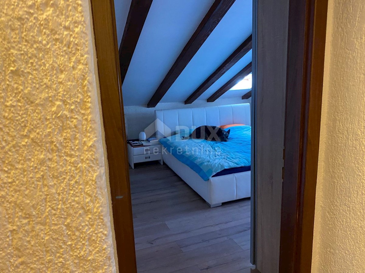 MALI LOŠINJ, hiša z dvema apartmajema in urejenim vrtom 170m2
