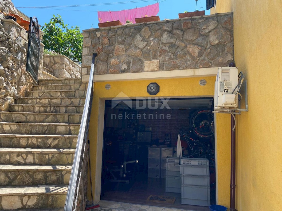 MALI LOŠINJ, hiša z dvema apartmajema in urejenim vrtom 170m2