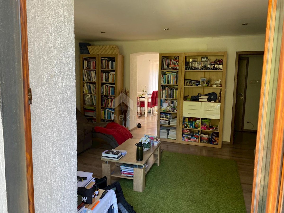 MALI LOŠINJ, hiša z dvema apartmajema in urejenim vrtom 170m2