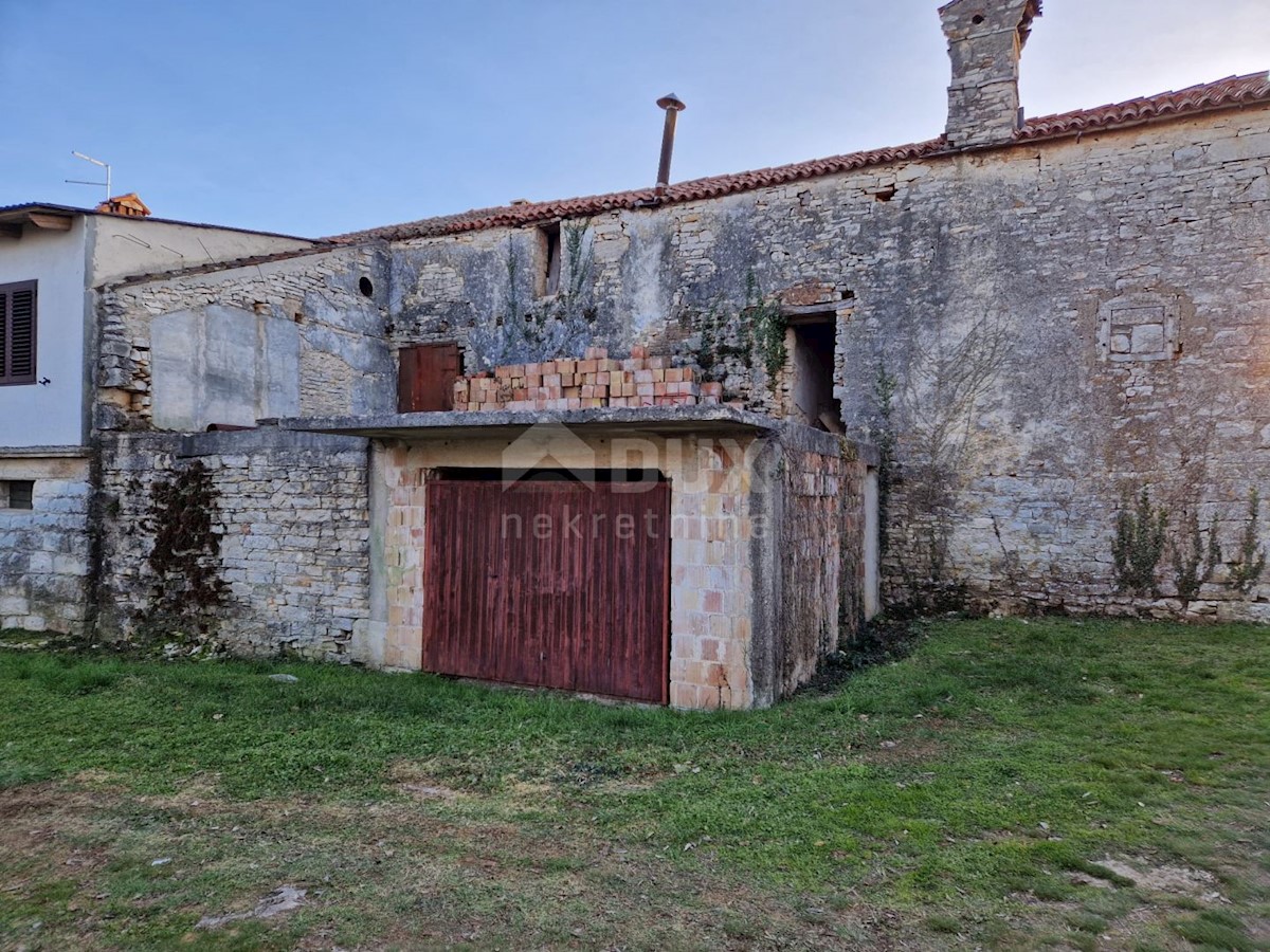ISTRA, BUJE - Kamnita hiša na mirni lokaciji