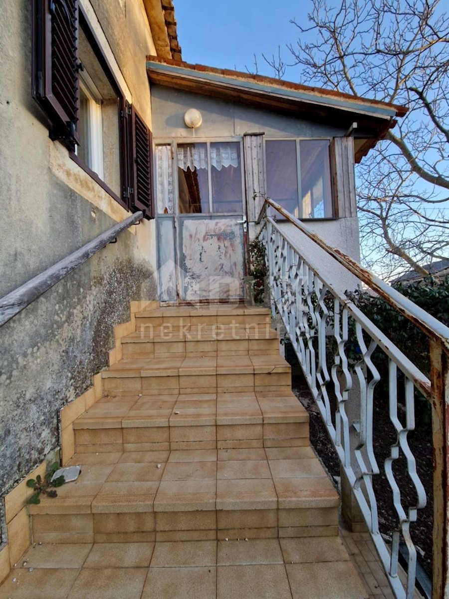 ISTRA, BUJE - Kamnita hiša na mirni lokaciji