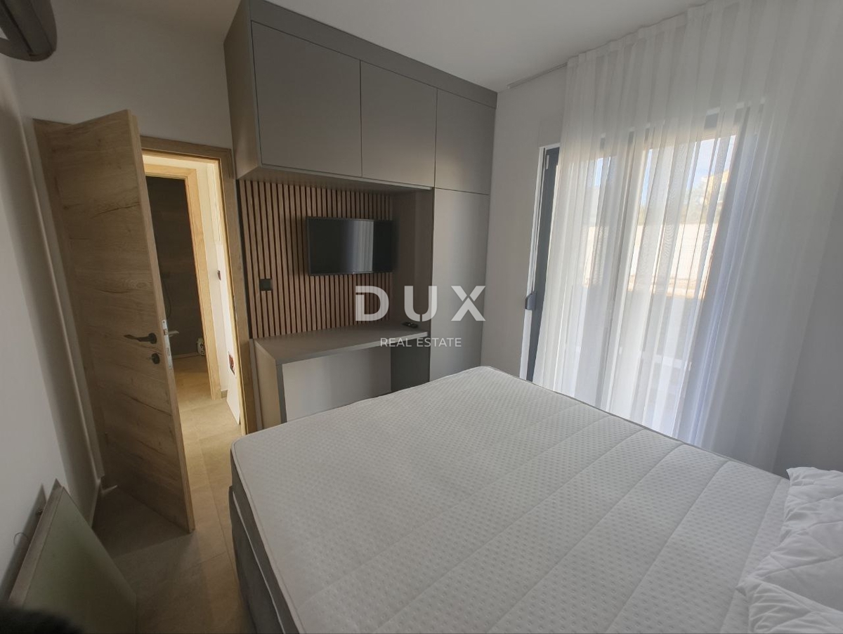 ISTRA, POREČ - Moderna enonadstropna hiša z bazenom na čudoviti lokaciji, novogradnja