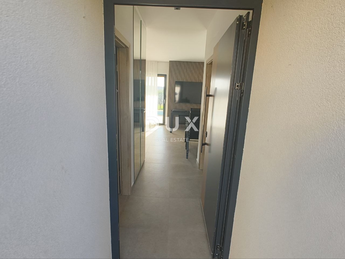 ISTRA, POREČ - Moderna enonadstropna hiša z bazenom na čudoviti lokaciji, novogradnja