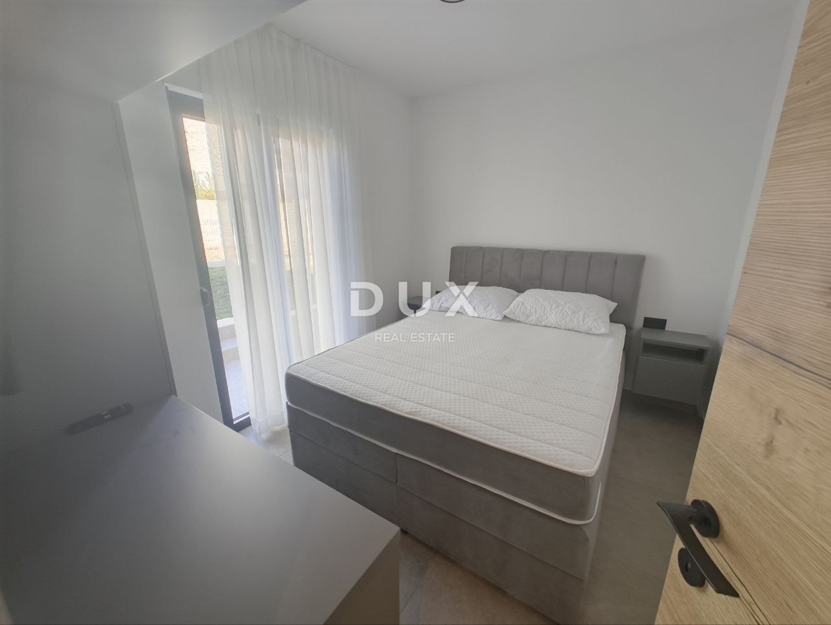 ISTRA, POREČ - Moderna enonadstropna hiša z bazenom na čudoviti lokaciji, novogradnja