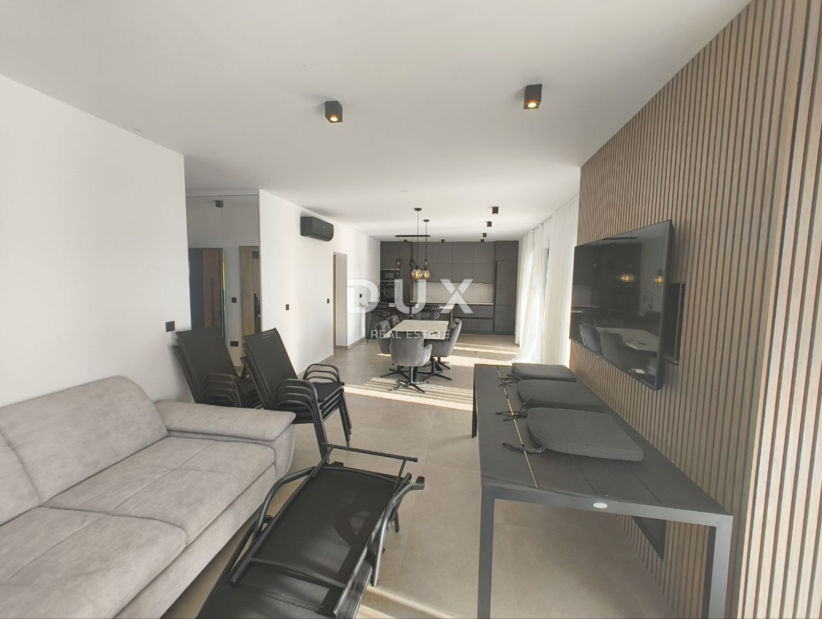 ISTRA, POREČ - Moderna enonadstropna hiša z bazenom na čudoviti lokaciji, novogradnja