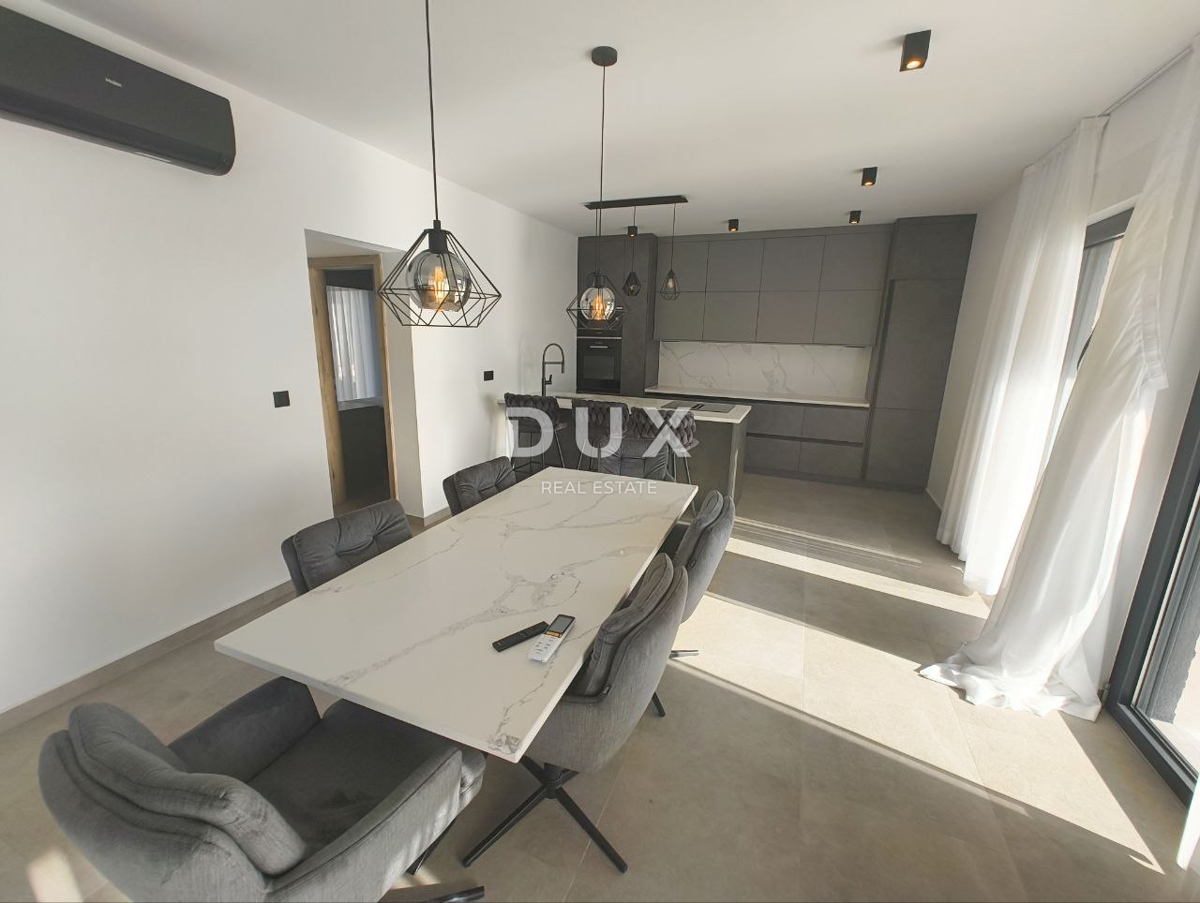 ISTRA, POREČ - Moderna enonadstropna hiša z bazenom na čudoviti lokaciji, novogradnja