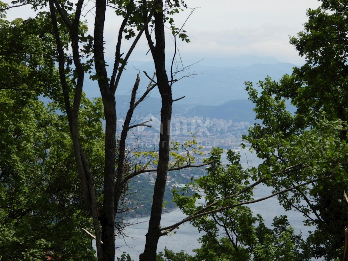 OPATIJA, BREGI - gradbeno zemljišče 1230 m2 s pogledom na morje za družinsko hišo/vilo/apartmaje/hišo za najem - počitnice z bazenom