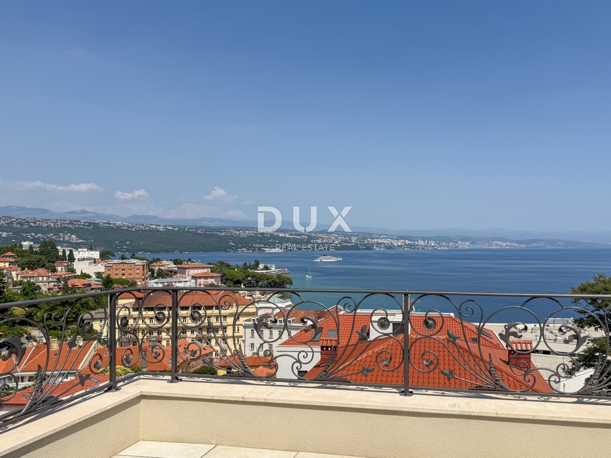 OPATIJA, CENTER - penthouse v centru Opatije z več terasami, panoramski pogled, garaža, 200 metrov od Lungomare