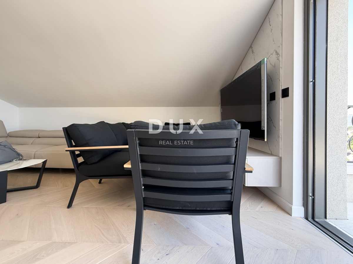 OPATIJA, CENTER - penthouse v centru Opatije z več terasami, panoramski pogled, garaža, 200 metrov od Lungomare