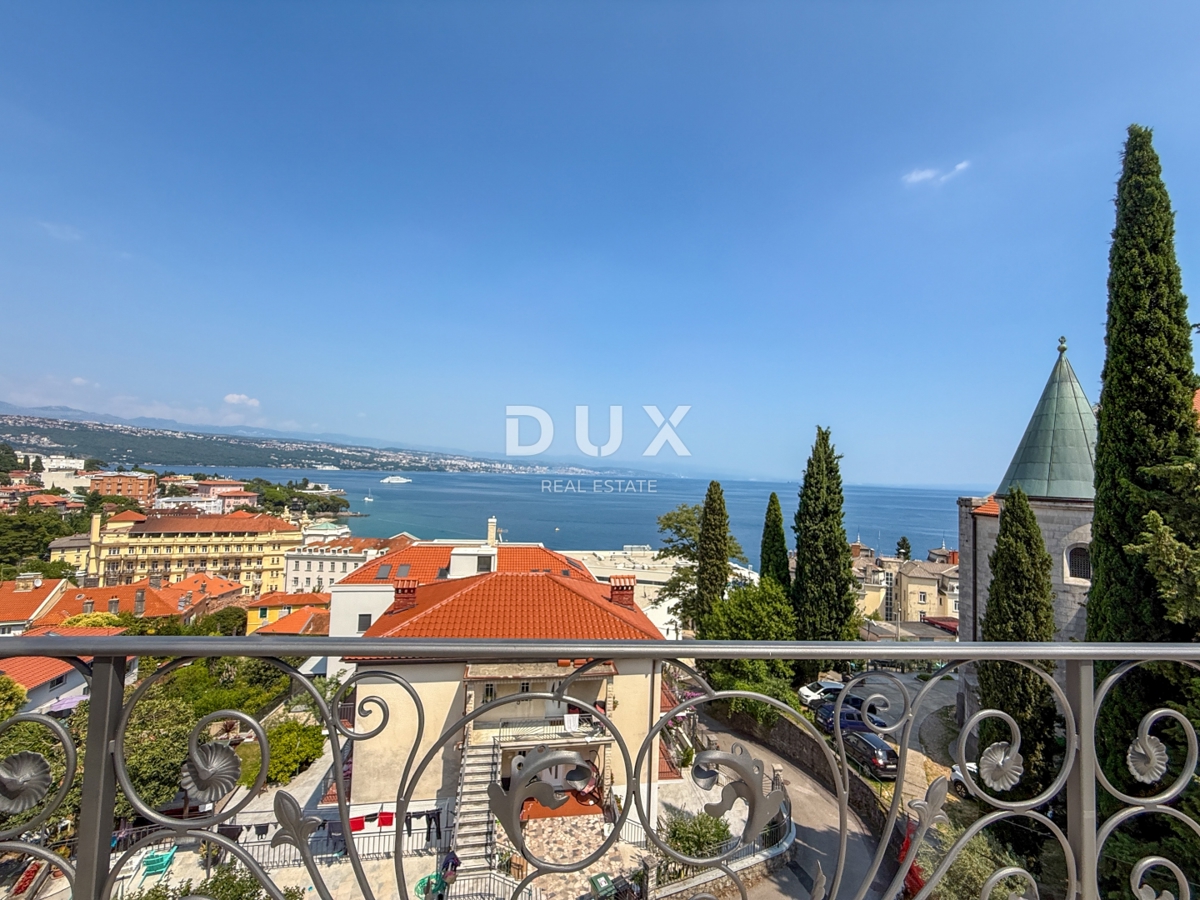OPATIJA, CENTER - penthouse v centru Opatije z več terasami, panoramski pogled, garaža, 200 metrov od Lungomare