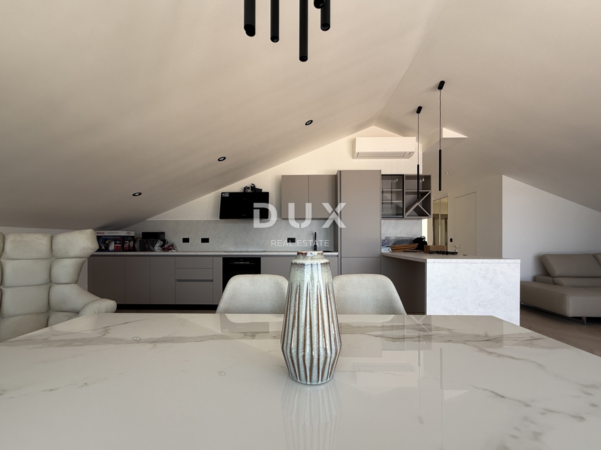 OPATIJA, CENTER - penthouse v centru Opatije z več terasami, panoramski pogled, garaža, 200 metrov od Lungomare