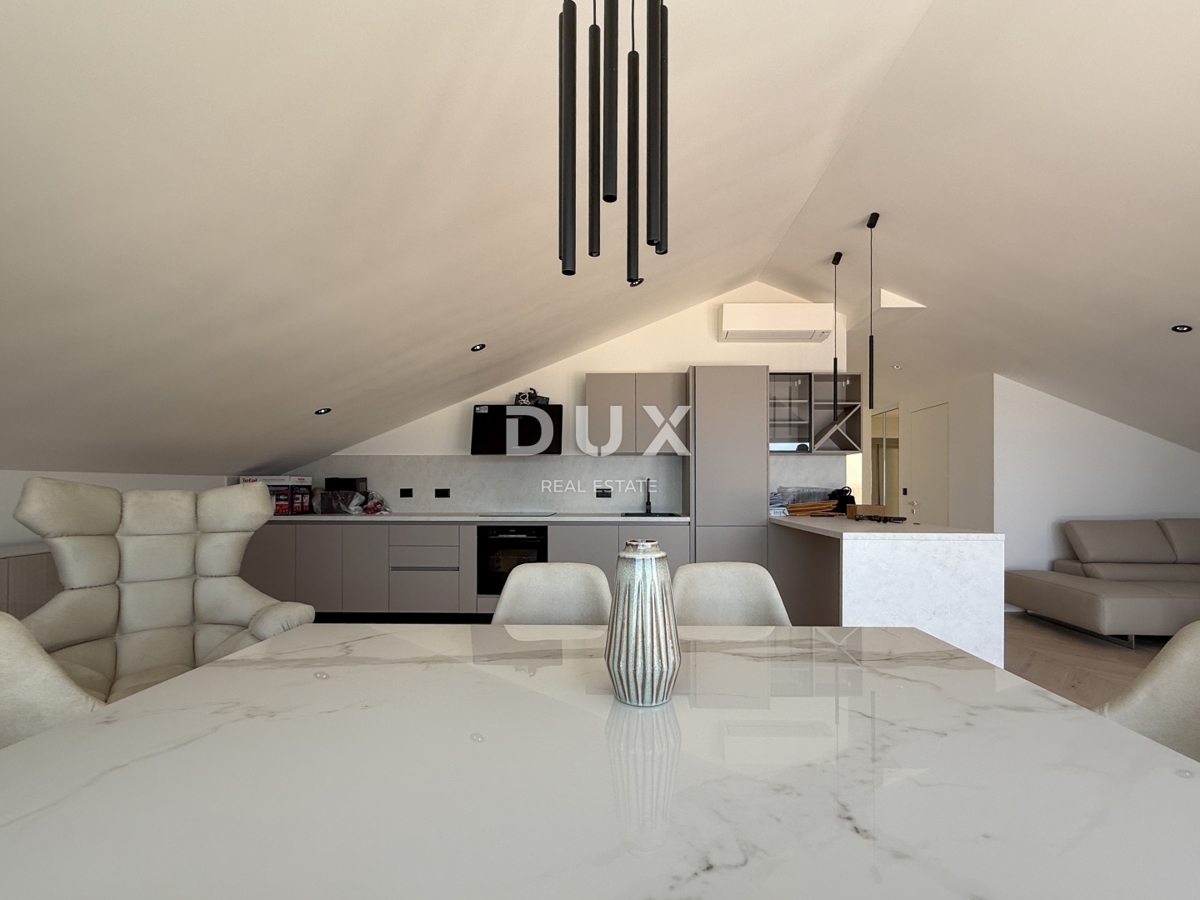 OPATIJA, CENTER - penthouse v centru Opatije z več terasami, panoramski pogled, garaža, 200 metrov od Lungomare